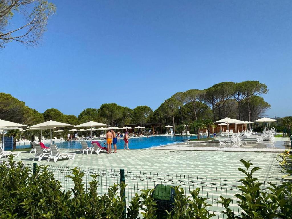 Grandstay Villa Perla Resort Durrës Esterno foto