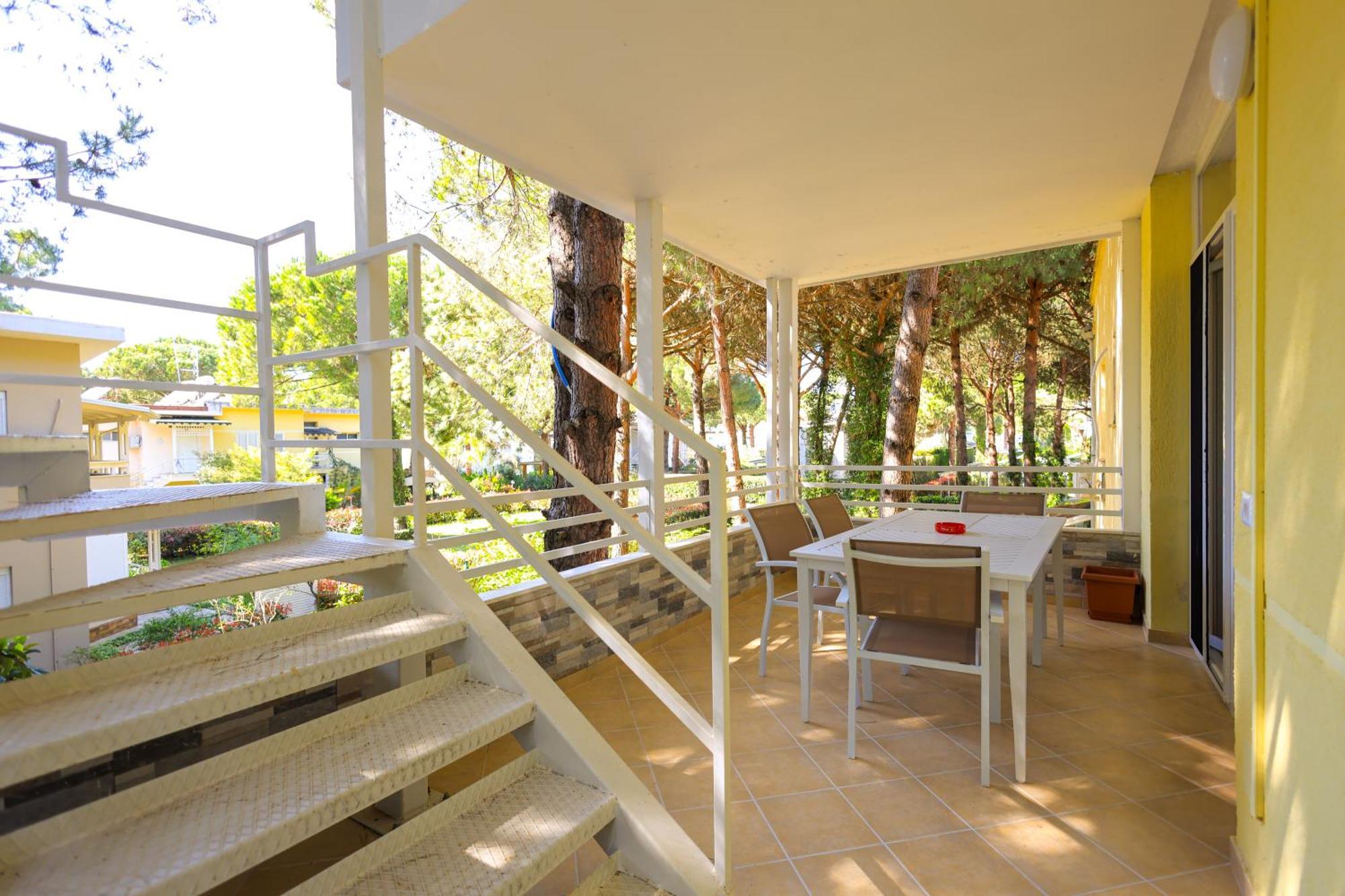 Grandstay Villa Perla Resort Durrës Esterno foto