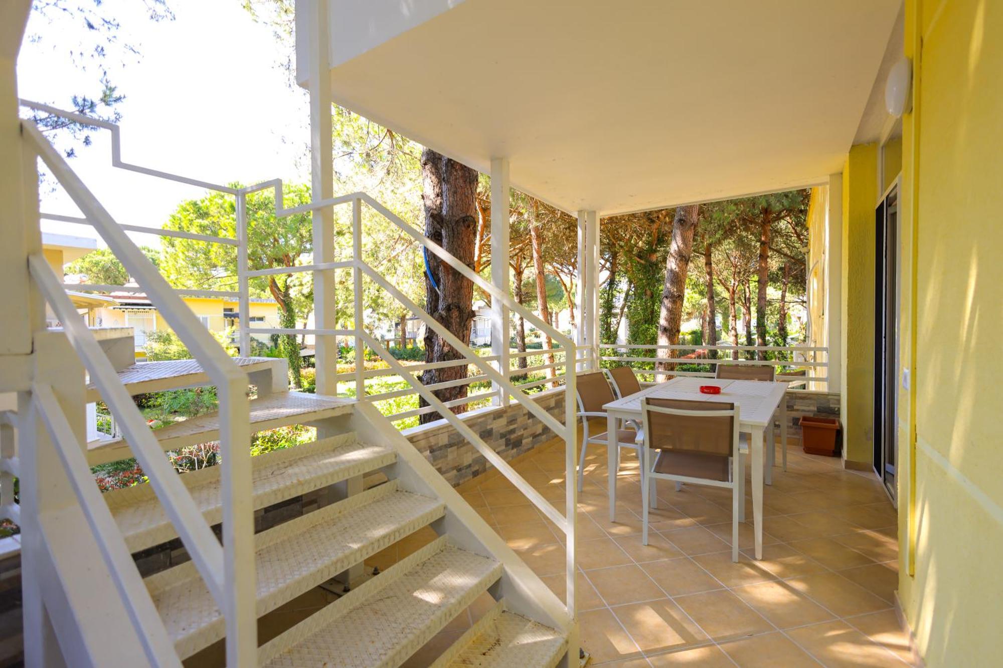 Grandstay Villa Perla Resort Durrës Esterno foto
