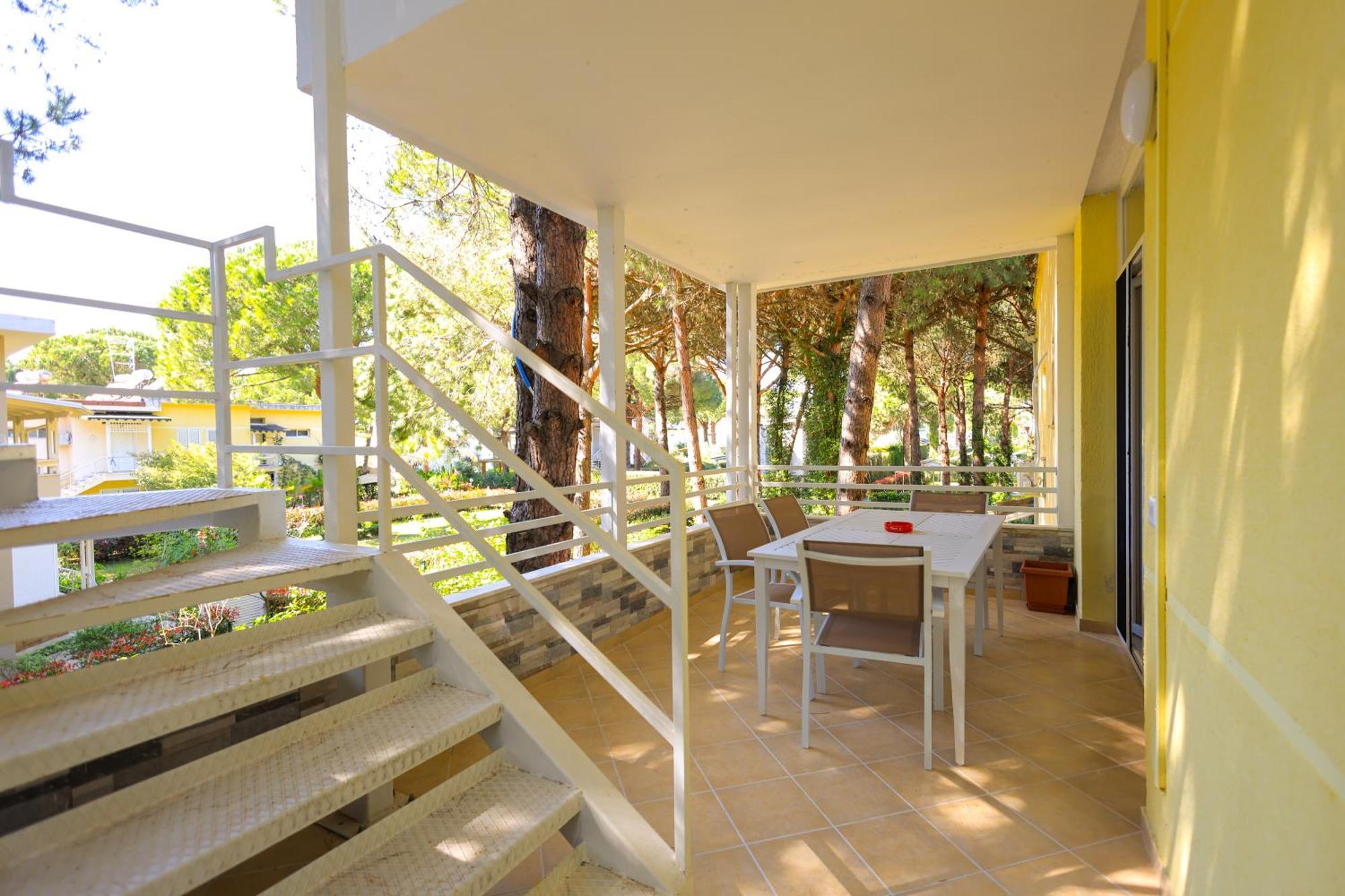 Grandstay Villa Perla Resort Durrës Esterno foto