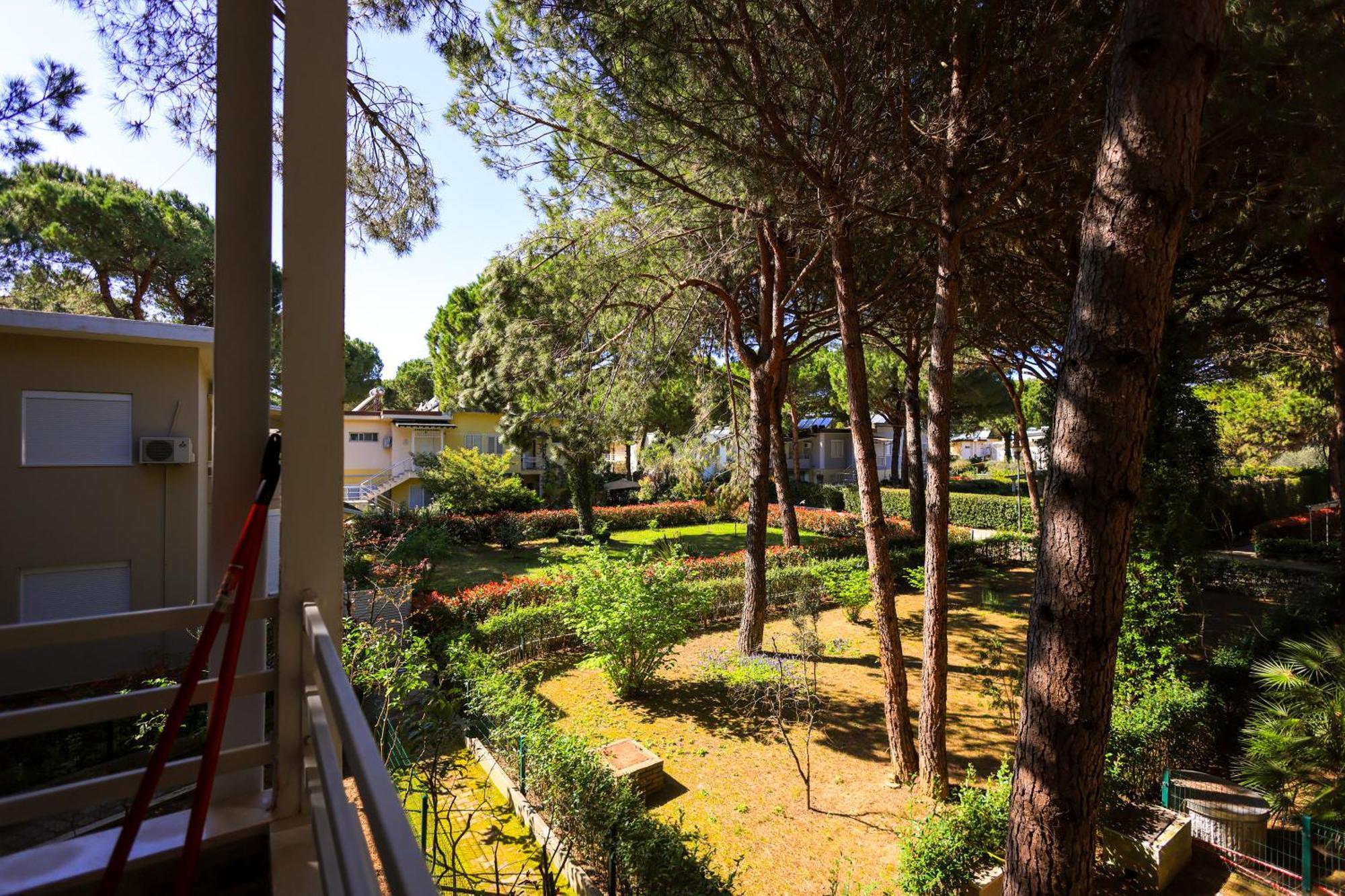 Grandstay Villa Perla Resort Durrës Esterno foto