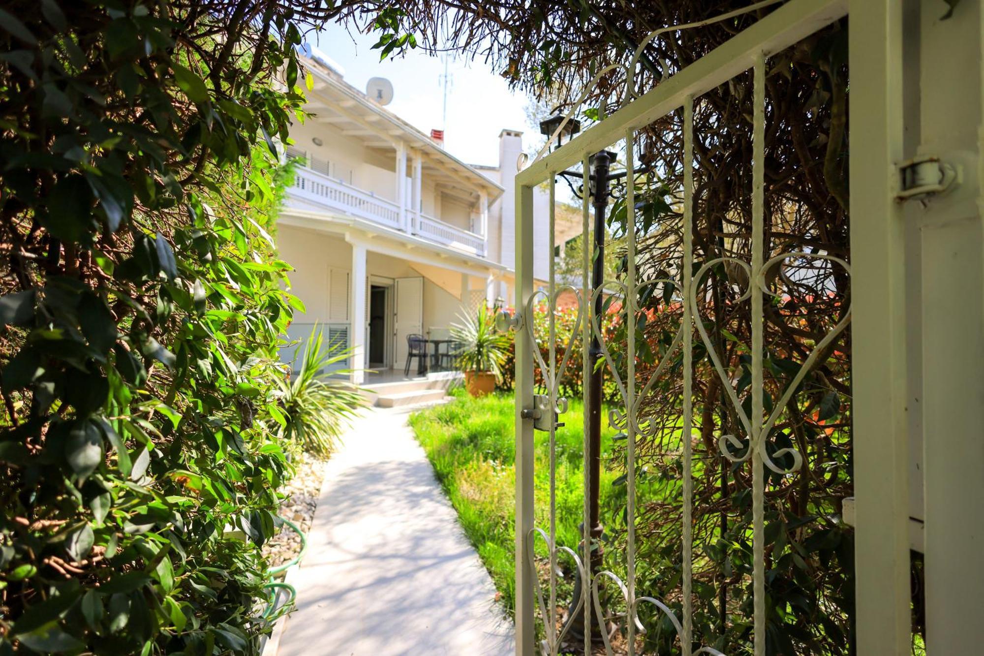Grandstay Villa Perla Resort Durrës Esterno foto