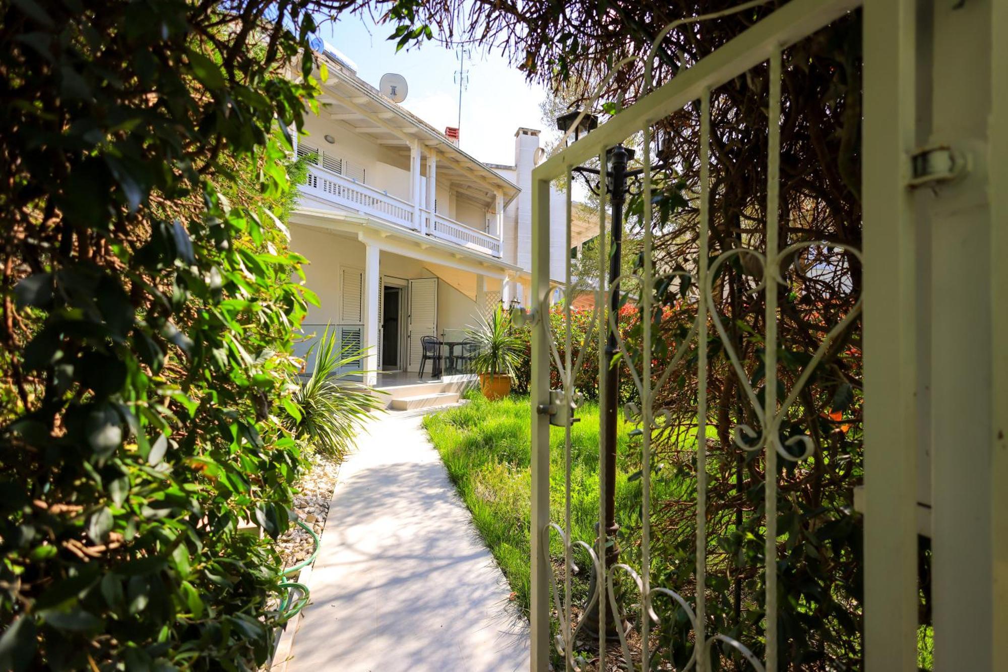 Grandstay Villa Perla Resort Durrës Esterno foto